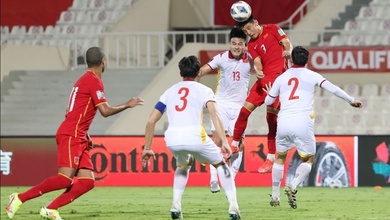 Tuyển Việt Nam suýt rơi khỏi Top 100 FIFA, bị Thái Lan rút ngắn
