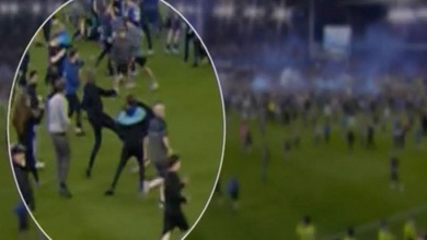 Khoảnh khắc Patrick Vieira “tung cước” với CĐV Everton khiêu khích