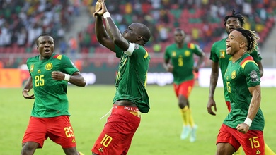 2 màn ngược dòng “điên rồ” trong 2 phút rưỡi giữa Serbia và Cameroon