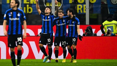 Martinez định đoạt trận derby, AC Milan chìm trong khủng hoảng