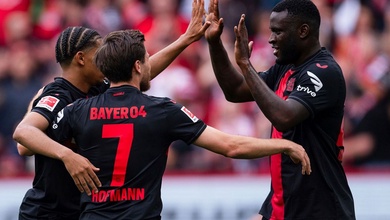 Bayer Leverkusen trở thành đội Bundesliga đầu tiên bất bại trong suốt mùa giải