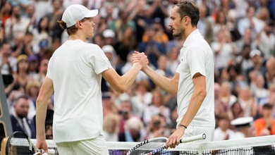 Kết quả tứ kết Wimbledon 2024: Sinner gục ngã trước Medvedev