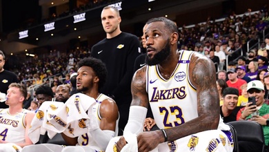 LeBron James và Bronny làm nên lịch sử, trở thành cặp cha còn đầu tiên cùng thi đấu tại NBA