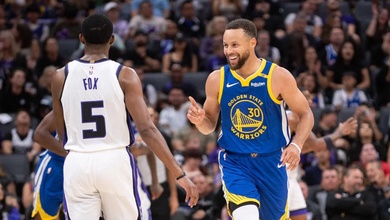 Curry và Buddy Hield nóng máy sớm, Golden State phá kỷ lục 3 điểm từ... giai đoạn preseason