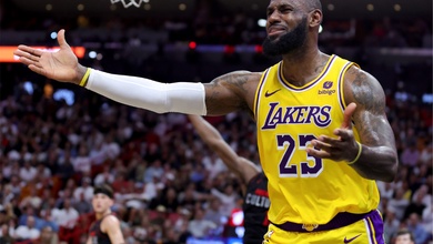 LeBron James than phiền về lịch thi đấu của Los Angeles Lakers giai đoạn preseason