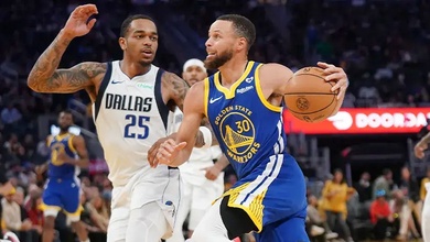 Stephen Curry chấn thương ngón tay, làm hỏng kế hoạch của HLV Steve Kerr và Golden State