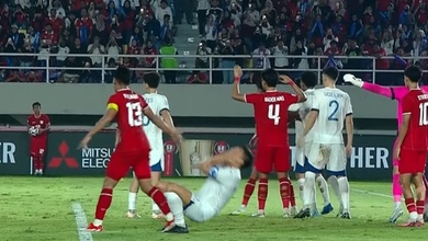 Đánh cùi chỏ, đội trưởng dính thẻ đỏ, Indonesia chơi xấu nhất AFF Cup 2024