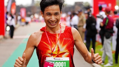 Nguyễn Văn Lai: Từ "1 giây khác biệt" đến 1 phút vinh quang chặng Viettel Marathon Angkor Wat