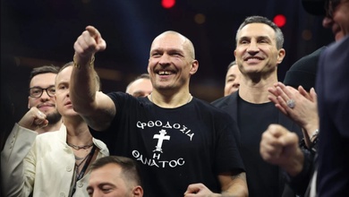 Oleksandr Usyk tiết lộ động lực, mỉa mai "trò cô lập" của Tyson Fury