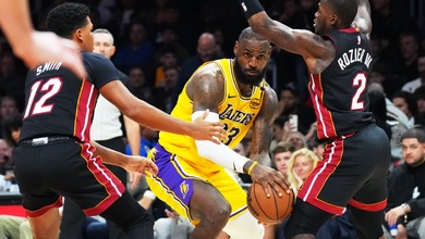 LeBron James “mở máy” cuối giờ, Los Angeles Lakers ngược dòng ngoạn mục trước Miami Heat