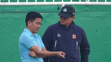 GĐKT Vũ Tiến Thành chưa hết “án” đình chỉ làm nhiệm vụ, hai cầu thủ HAGL bị “treo giò”