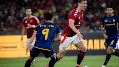 Báo Anh ngả mũ khi Hai Long phô diễn đẳng cấp trước Man United