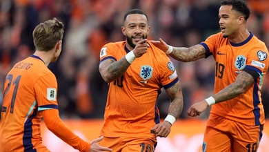 Memphis Depay sánh ngang kỷ lục ghi bàn của Van Persie cho Hà Lan