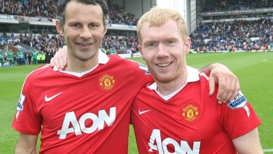 Sự cố khiến Ryan Giggs và Paul Scholes đến Việt Nam trễ