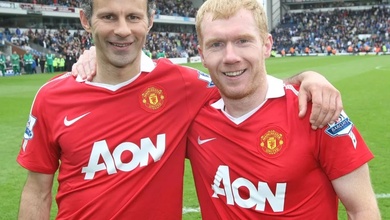 Sự cố khiến Ryan Giggs và Paul Scholes đến Việt Nam trễ