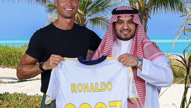 Cristiano Ronaldo chính thức gia hạn hợp đồng với Al Nassr
