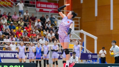 Đội tuyển bóng chuyền nữ Việt Nam thị uy sức mạnh ngày ra quân VTV Cup 2025