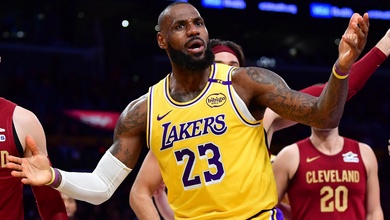 Giữa bão tin đồn chuyển nhượng: LeBron James bất ngờ xuất hiện tại trụ sở Cleveland Cavaliers?