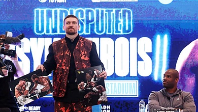 Oleksandr Usyk "vuốt ve" Daniel Dubois trước trận thống nhất đai