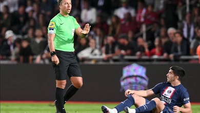 Một trọng tài Champions League cũng từng qua đời khi đang tập luyện