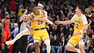 Rui Hachimura ném buzzer-beater game-winner, Lakers thắng nghẹt thở trên sân Toronto Raptors