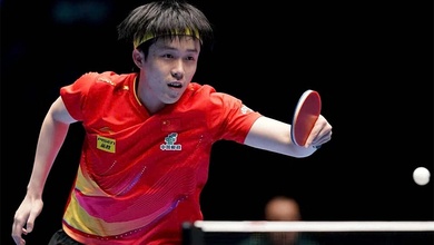Nhà vô địch Wang Chuqin ngược dòng ngoạn mục ở trận mở màn đơn nam WTT Finals Hong Kong 2025