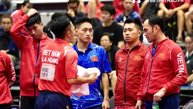 Singapore đánh bại Việt Nam kịch tính trong chung kết bóng bàn đồng đội nam  SEA Games 33