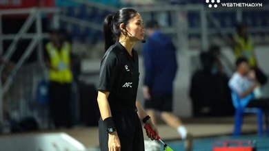 Nữ trợ lý trọng tài Lào gây tranh cãi ở SEA Games vẫn có thể giữ hạng FIFA