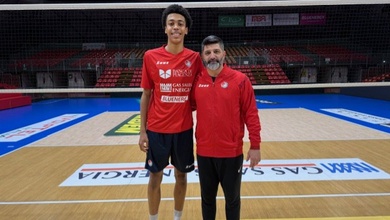 Tuyển thủ người Pháp Daniel Iyegbedeko tập luyện cùng Biancorossi