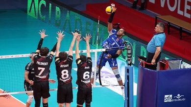 Efeler Ligi khép lại lượt đi: Cuộc đua khốc liệt dần lộ diện