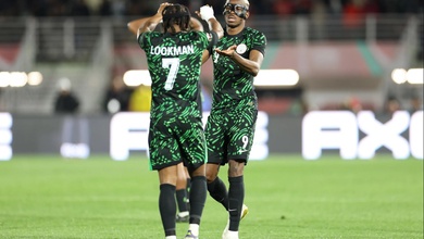 Kết quả Cúp châu Phi: Osimhen dành tặng một bàn thắng cho trọng tài biên