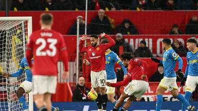 Các CĐV MU tức giận đổ lỗi cho trận hòa Wolves là do một quyết định của Amorim