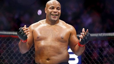 Daniel Cormier sẵn sàng đấu Jon Jones lần cuối trên sàn vật, không phải tại UFC