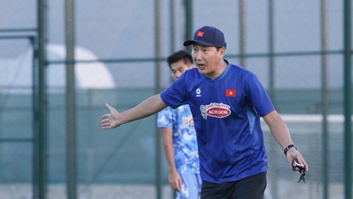 HLV Kim Sang Sik củng cố khả năng phòng ngự cho U23 Việt Nam