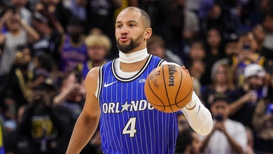 Phong cách lạ đời của Jalen Suggs bị "tuýt còi": NBA cấm đeo băng đô quanh cổ