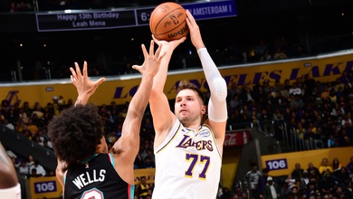 Luka Doncic ném 2 quả 3 điểm kết liễu, LA Lakers ngược dòng hạ Memphis Grizzlies 