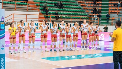 Supergirls chiến đấu đầy quả cảm nhưng Trento vẫn giành chiến thắng 3-1 tại PalaRescifina