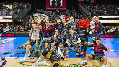 Perugia giành chiến thắng quan trọng, duy trì cuộc đua căng thẳng ở SuperLega