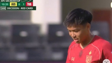 Cầu thủ U23 Thái Lan sớm nhận thẻ đỏ sau pha vào bóng thô bạo