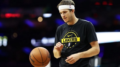 HLV Lakers JJ Redick tiết lộ sự thật về Austin Reaves: "Một kẻ nghiện bóng rổ" dù đang chấn thương