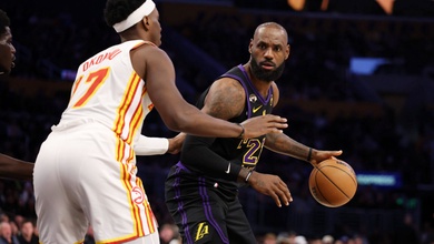 LeBron James tuổi 41: Ra sân back-to-back, suýt lập triple-double lịch sử giúp Lakers đè bẹp Hawks