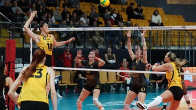 VakıfBank tiếp tục bám đuổi đầu bảng sau chiến thắng trước Scandicci tại Champions League