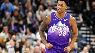 Ghi 21 điểm trong chỉ 7 phút, cầu thủ 22 tuổi xô đổ kỷ lục NBA tồn tại từ năm 1998