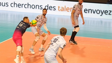 Projekt Warszawa ngược dòng ấn tượng, chiếm ngôi đầu bảng PlusLiga nam
