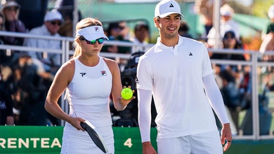 Ben Johns và Anna Leigh Waters chia sẻ bí quyết làm quen với vợt pickleball mới