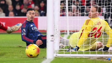 Arsenal bỏ lỡ cơ hội nới rộng khoảng cách lên 9 điểm sau trận hoà gây tranh cãi