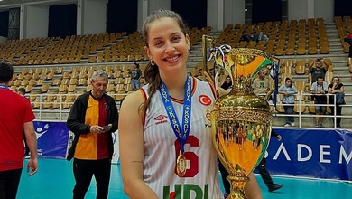 Sude Hacımustafaoğlu chính thức gia nhập Fenerbahçe: Bước tiến lớn cho “Đại bàng vàng”