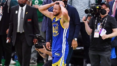 Chi 64 tỷ đồng cho áo thi đấu của Stephen Curry, "đại gia" giấu tên xác lập kỷ lục NBA