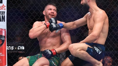 Dricus Du Plessis vs Khamzat Chimaev: Bài học nhàm chán với chiếc đai vô địch UFC