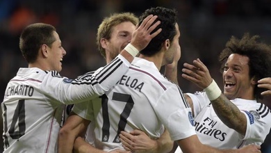 Arsenal gia nhập danh sách 13 đội bóng toàn thắng ở Champions League